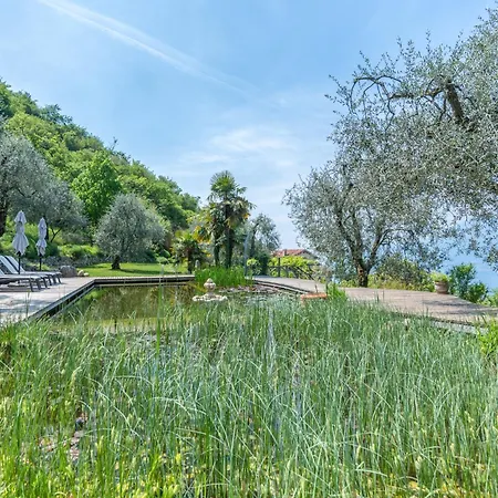 Вилла Villa Castelletto Кастеллетто-ди-Бренцоне