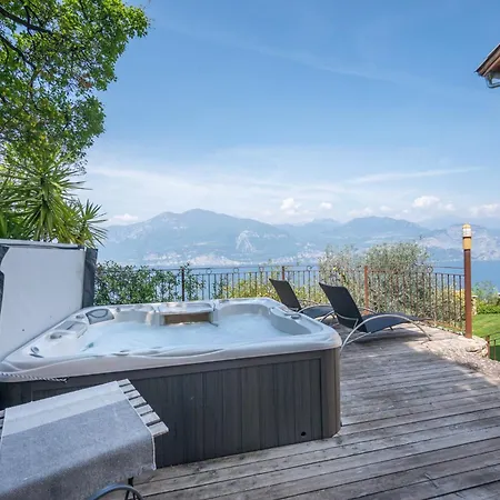Villa Castelletto Вилла Кастеллетто-ди-Бренцоне