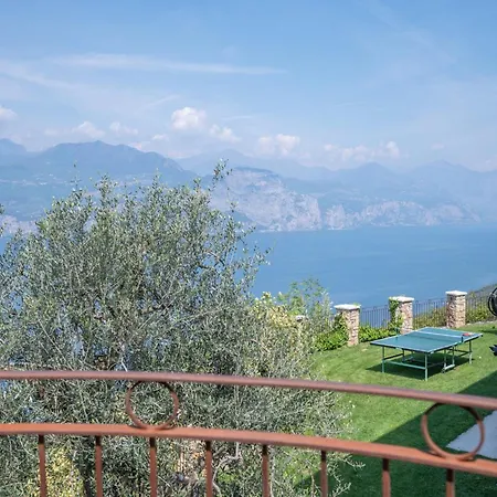 וילה Villa Castelletto *