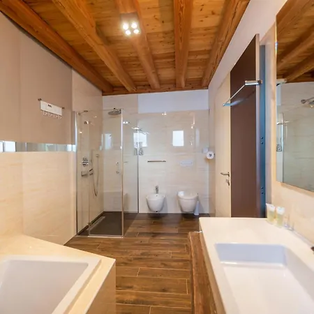 Villa Castelletto Villa *