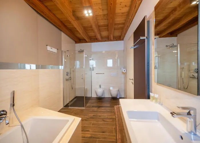 Villa Castelletto Villa *